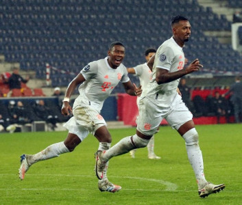 bayern squad back alaba over contract rift says boateng bayern squad back alaba over contract rift says boateng