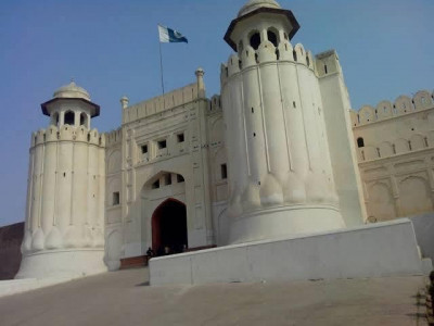 alamgiri gate temple of loh restored by wcla