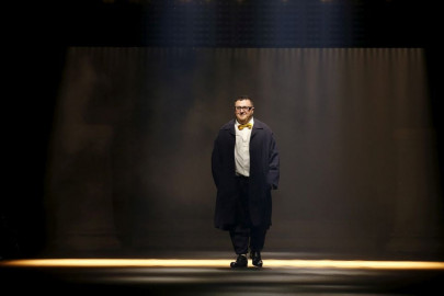 fashion designer alber elbaz dies of covid aged 59