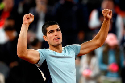 alcaraz eases into seventh semi final of 2022 alcaraz eases into seventh semi final of 2022