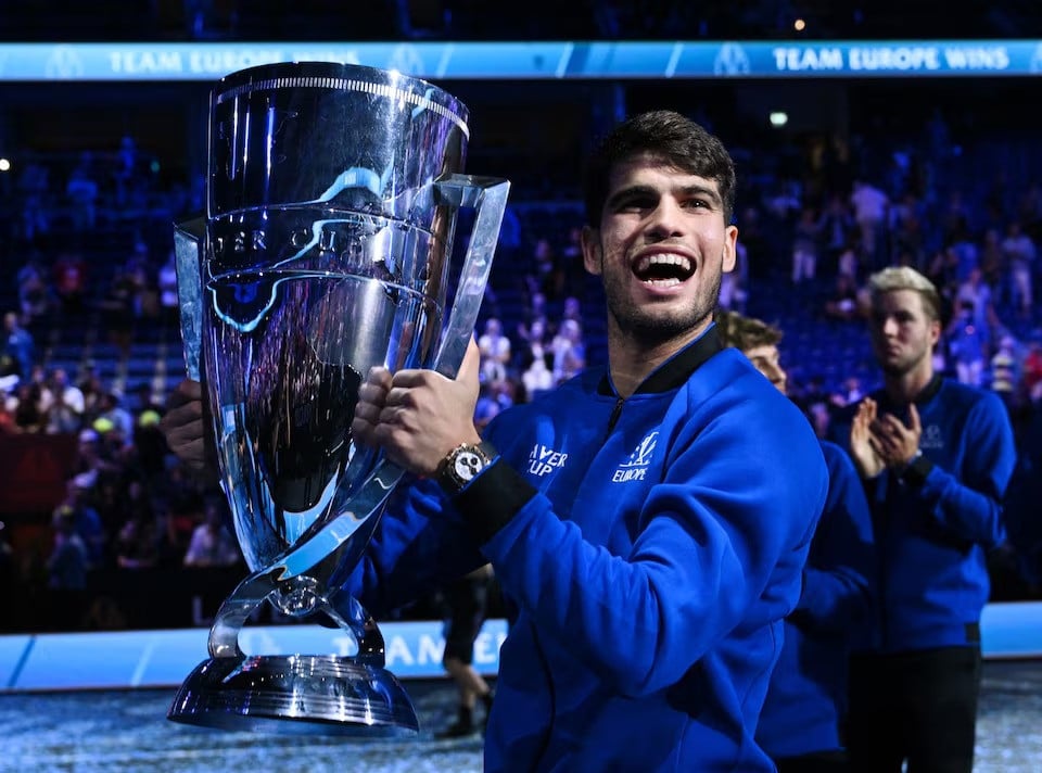 team europe s carlos alcaraz celebrates with the trophy after winning the laver cup at uber arena berlin germany on september 22 2024 photo reuters