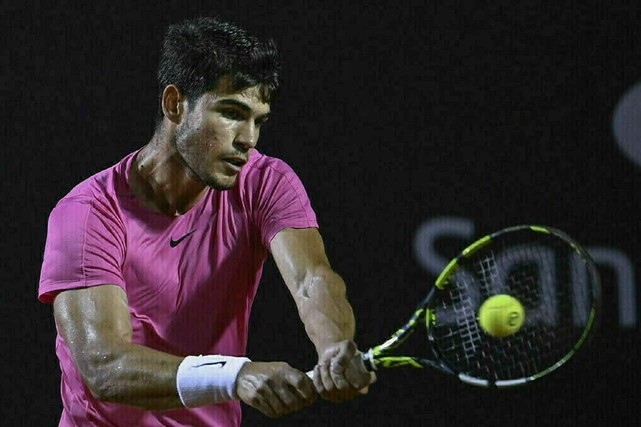 Alcaraz rallies to subdue Arnaldi in Indian Wells opener | The Express Tribune