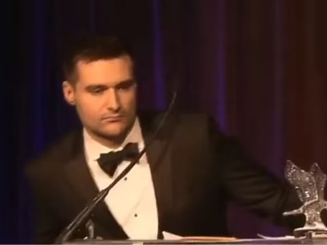 trump adviser s alex bruesewitz faints on stage during new york young republican club gala trump adviser s alex bruesewitz faints on stage during new york young republican club gala