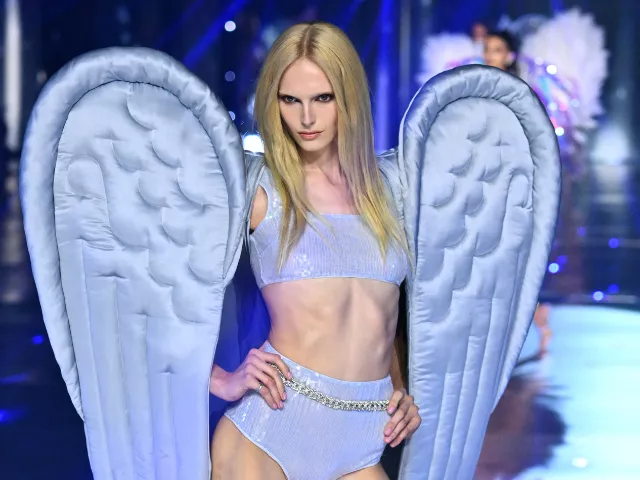 alex consani makes history as first trans woman to win model of the year at 2024 fashion awards alex consani makes history as first trans woman to win model of the year at 2024 fashion awards