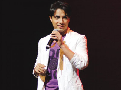 twitter alert ali zafar to sing the world cup song twitter alert ali zafar to sing the world cup song