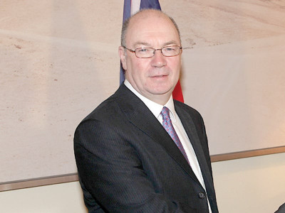business ties in crosshairs uk minister alistair burt visits karachi