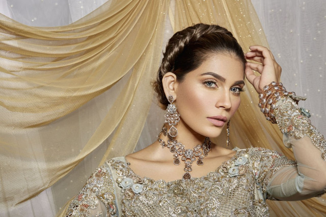 take notes amna baber shares nuggets of wisdom for aspiring models take notes amna baber shares nuggets of wisdom for aspiring models