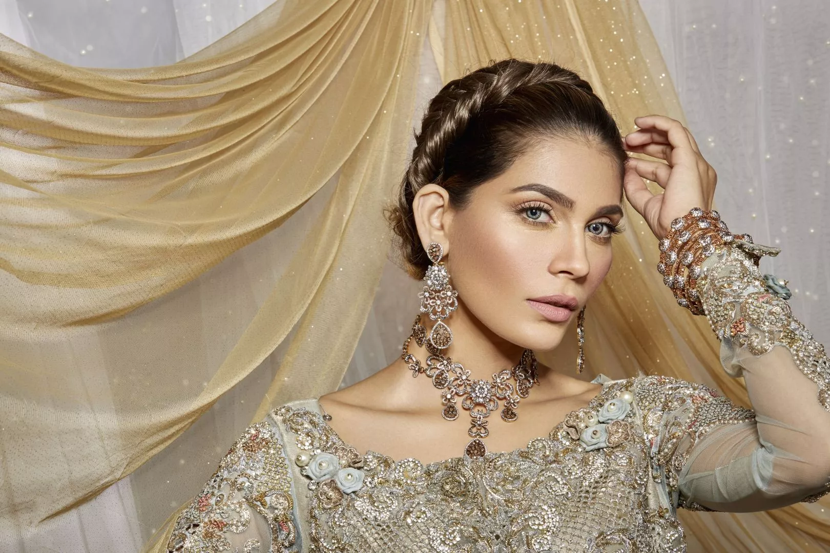 take notes amna baber shares nuggets of wisdom for aspiring models take notes amna baber shares nuggets of wisdom for aspiring models