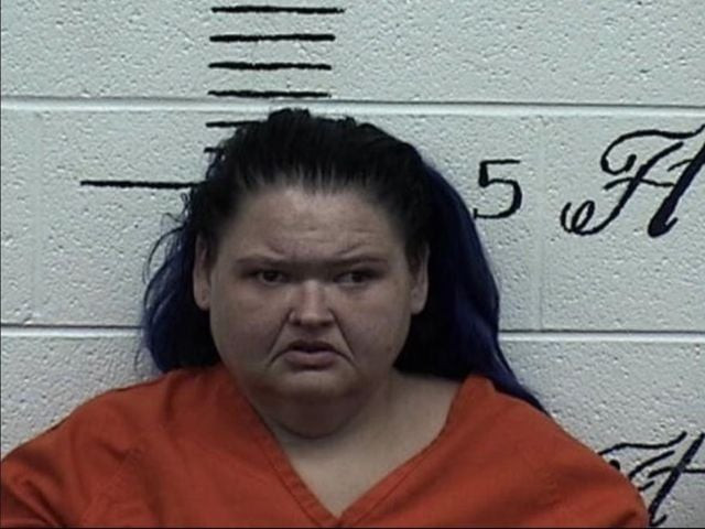 1000 lb sisters star amy slaton arrested for drug possession and child endangerment 1000 lb sisters star amy slaton arrested for drug possession and child endangerment