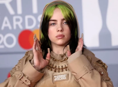 billie eilish celebrated her 20th birthday with employees after losing all her friends to fame