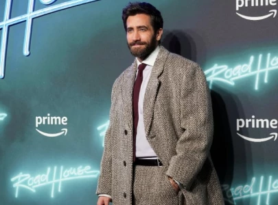 jake gyllenhaal opens up about working with brother in law peter sarsgaard on presumed innocent