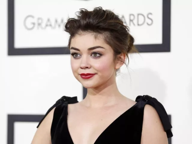 sarah hyland is open to modern family reboot sarah hyland is open to modern family reboot