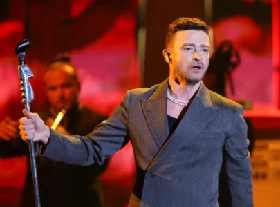 justin timberlake jokes about dwi arrest during boston concert