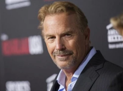 kevin costner s 2014 sports drama draft day rebooted for tv with a shift to nba