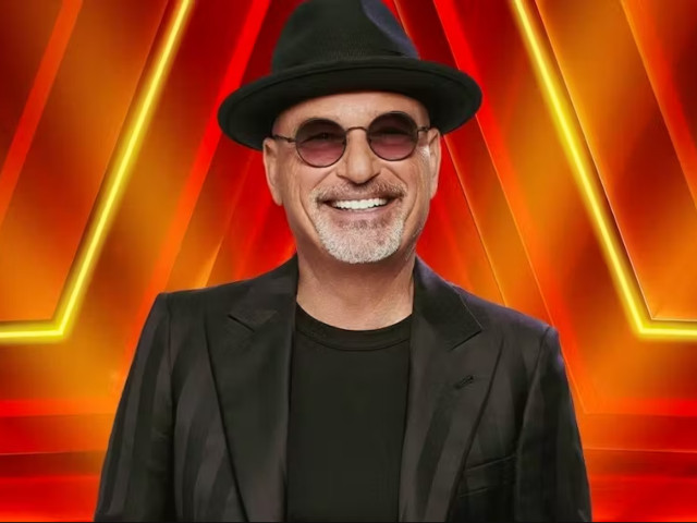 agt judge howie mandel vanishes briefly after unexpected twist from an act