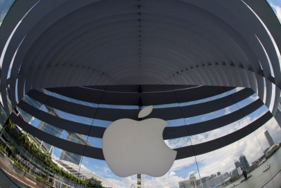 apple inches closer to 3 trillion market capital apple inches closer to 3 trillion market capital