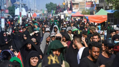 pilgrims flood iraq s karbala for arbaeen despite virus fears pilgrims flood iraq s karbala for arbaeen despite virus fears