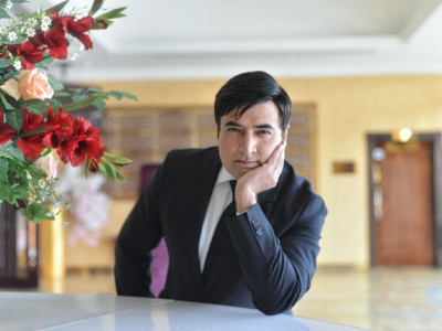 in a first pakistani author declared brain of the year in britain in a first pakistani author declared brain of the year in britain