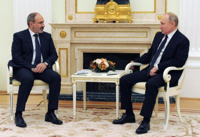 armenia s pm appeals to putin for help with karabakh prisoners of war