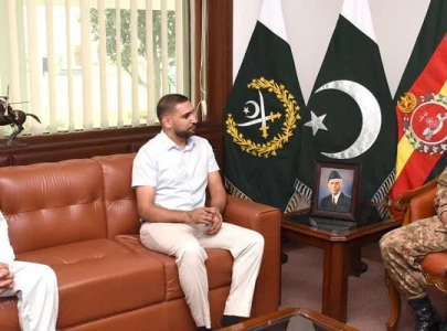 army chief meets mma champion shahzaib rind boxer amir khan army chief meets mma champion shahzaib rind boxer amir khan