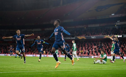 after the silence it s night of cheer as fans watch arsenal win after the silence it s night of cheer as fans watch arsenal win