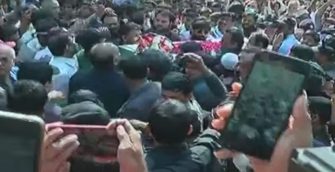 Photo of Arshad Sharif laid to rest as hundreds attend funeral prayers