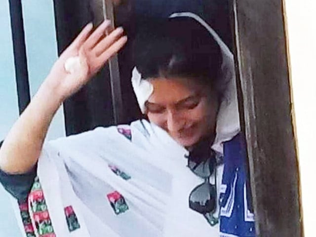 watch ppp leader aseefa bhutto hit by drone camera in khanewal watch ppp leader aseefa bhutto hit by drone camera in khanewal