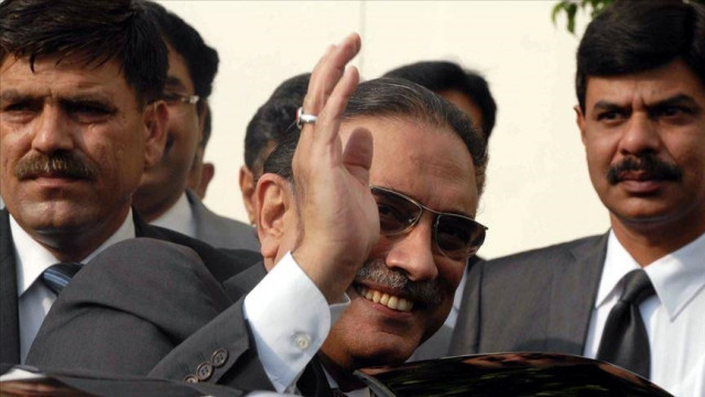 asif ali zardari as he leaves after a farewell ceremony at the president house in islamabad september 8 2013 photo anadolu agency