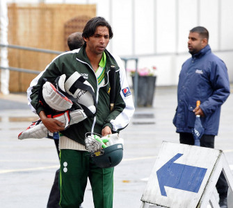 asif considers political asylum