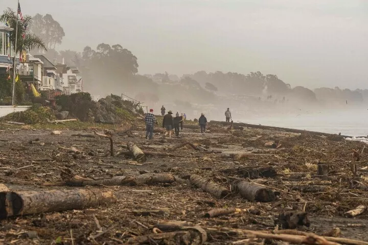 at least 7 killed as tornadoes strike southern us at least 7 killed as tornadoes strike southern us