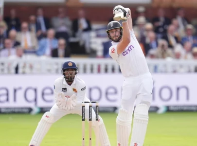 atkinson s ton helps eng reach 427 atkinson s ton helps eng reach 427