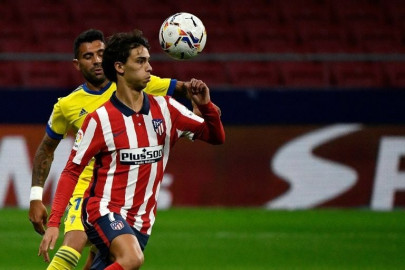 opportunity knocks for atletico to make title statement against barca opportunity knocks for atletico to make title statement against barca