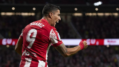 own goal howler rescues point for atletico depay stars for barcelona own goal howler rescues point for atletico depay stars for barcelona