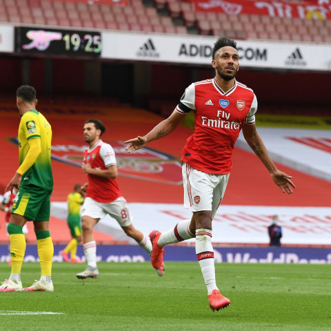 auba scores 50th goal in arsenal win auba scores 50th goal in arsenal win