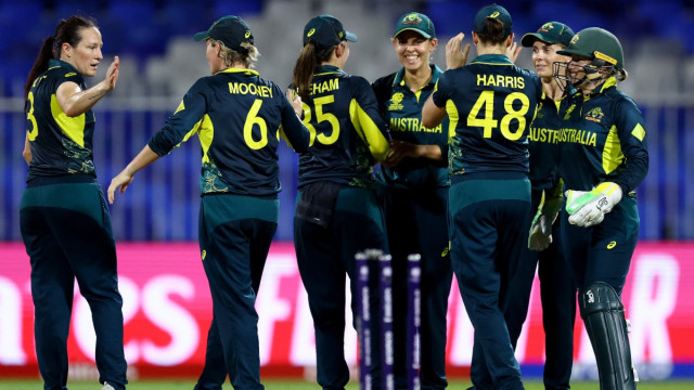 australia crush nz in women s t20 world cup