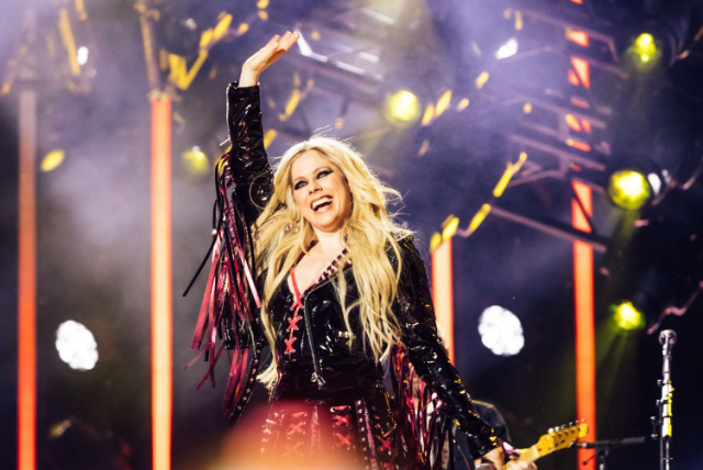avril lavigne announces greatest hits album ahead of tour avril lavigne announces greatest hits album ahead of tour