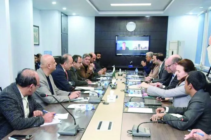 a world bank team led by vice president for south asian region martin raiser holds talks with government officials in islamabad photo app a world bank team led by vice president for south asian region martin raiser holds talks with government officials in islamabad photo app
