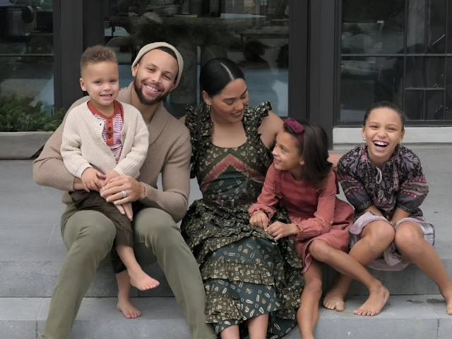 stephan and ayesha curry with their kids photo ayesha curry instagram