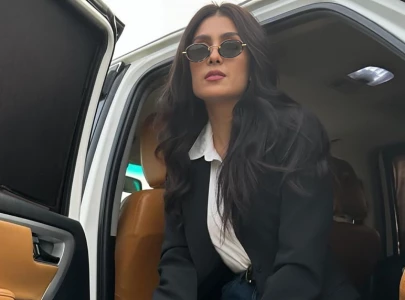 ayeza khan says she d get kicked out of the house if she was like mubashira in real life