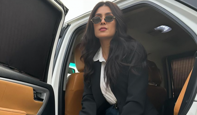 ayeza khan says she d get kicked out of the house if she was like mubashira in real life