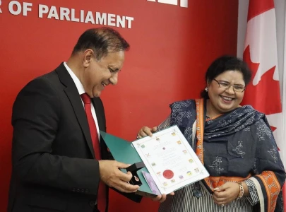 legendary singer shazia manzoor awarded with queen elizabeth honour