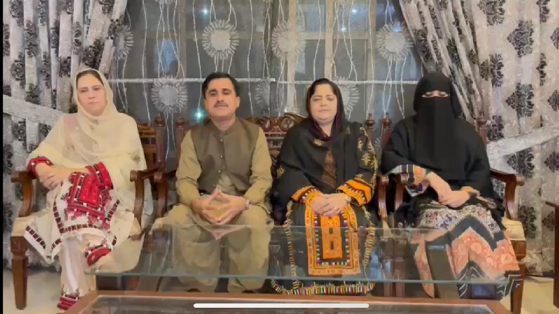 mpas akbar aksani bushra rind laila tarin and mahjabeen sheeran photo express