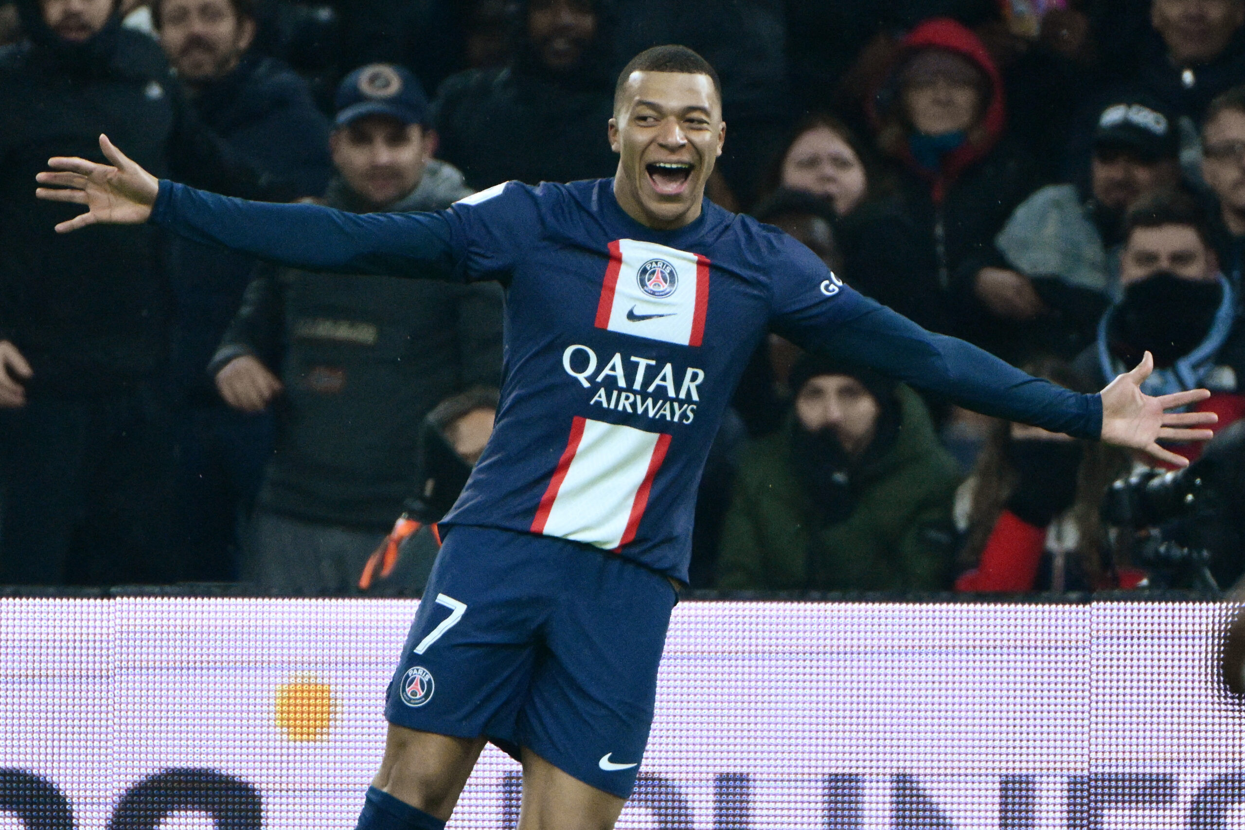 Insatiable Mbappe eyeing PSG goal record