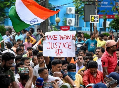 kolkata protests continue despite doctors ending strike in delhi