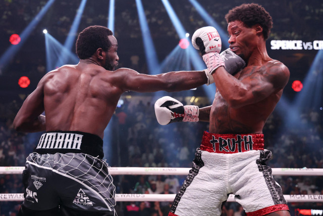 crawford stops spence in ninth round crawford stops spence in ninth round