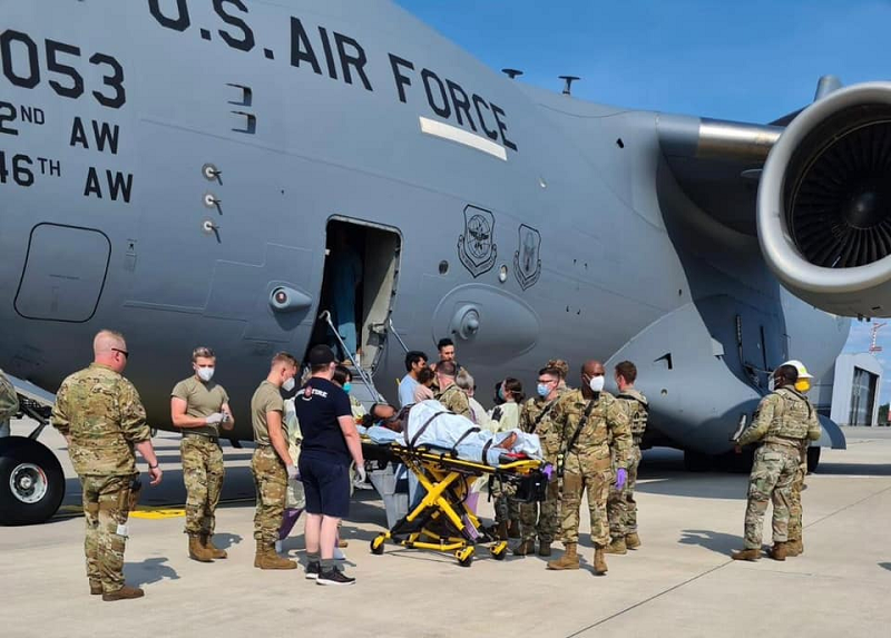 air mobility command said the woman began having complications when she went into labour aboard the c 17 transport aircraft photo twitter airmobilitycmd