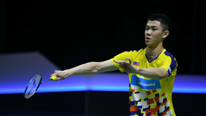 lee shocks momota at all england badminton