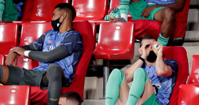 berbatov advises bale to leave real berbatov advises bale to leave real