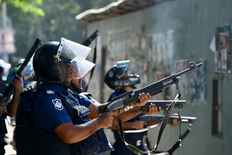 police fire rubber bullets in an attempt to disperse bnp activists in araihazar some 40km from dhaka on october 31 2023 photo afp