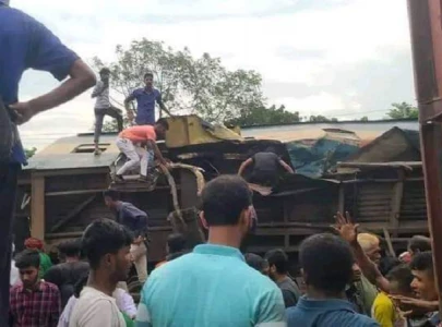 fifteen killed over 100 injured in bangladesh train crash